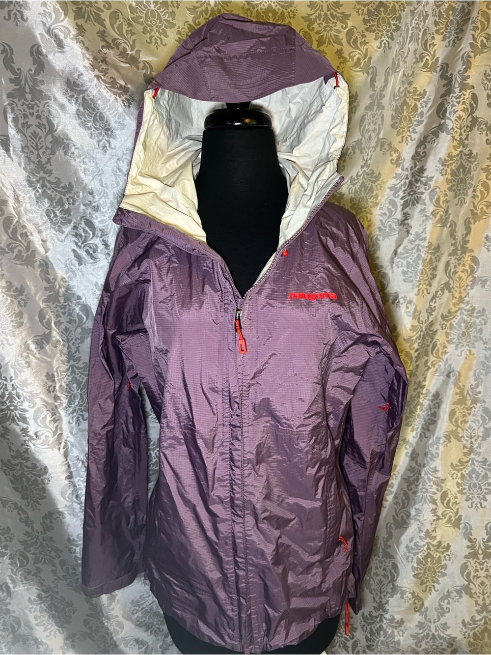 Patagonia Torrentshell 3L Women's Purple Lightweight Hooded Jacket